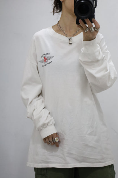 E649 / 1990's HANES long sleeve tee