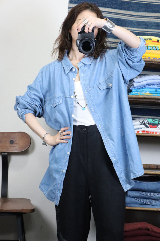 131 / 1990's DIVIDENDS denim shirt