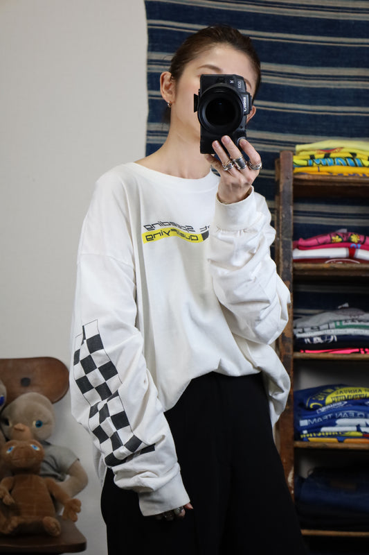 139 / early2000's GILDAN long sleeve tee