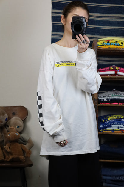139 / early2000's GILDAN long sleeve tee