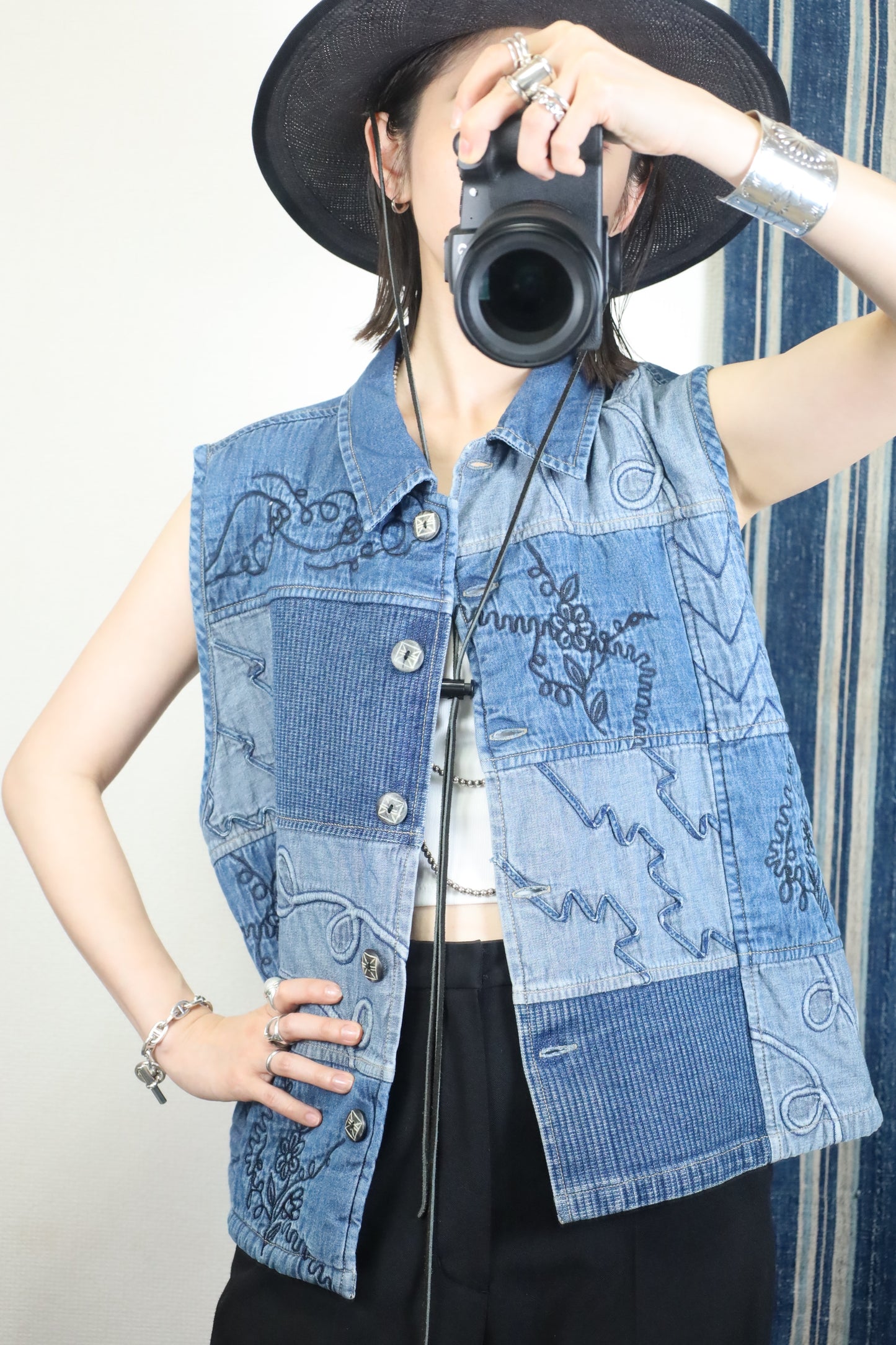 A261 / early2000's dressbarn design denim vest