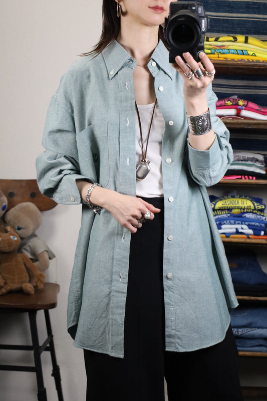 Z688 / 1990's Nautica chambray  shirt