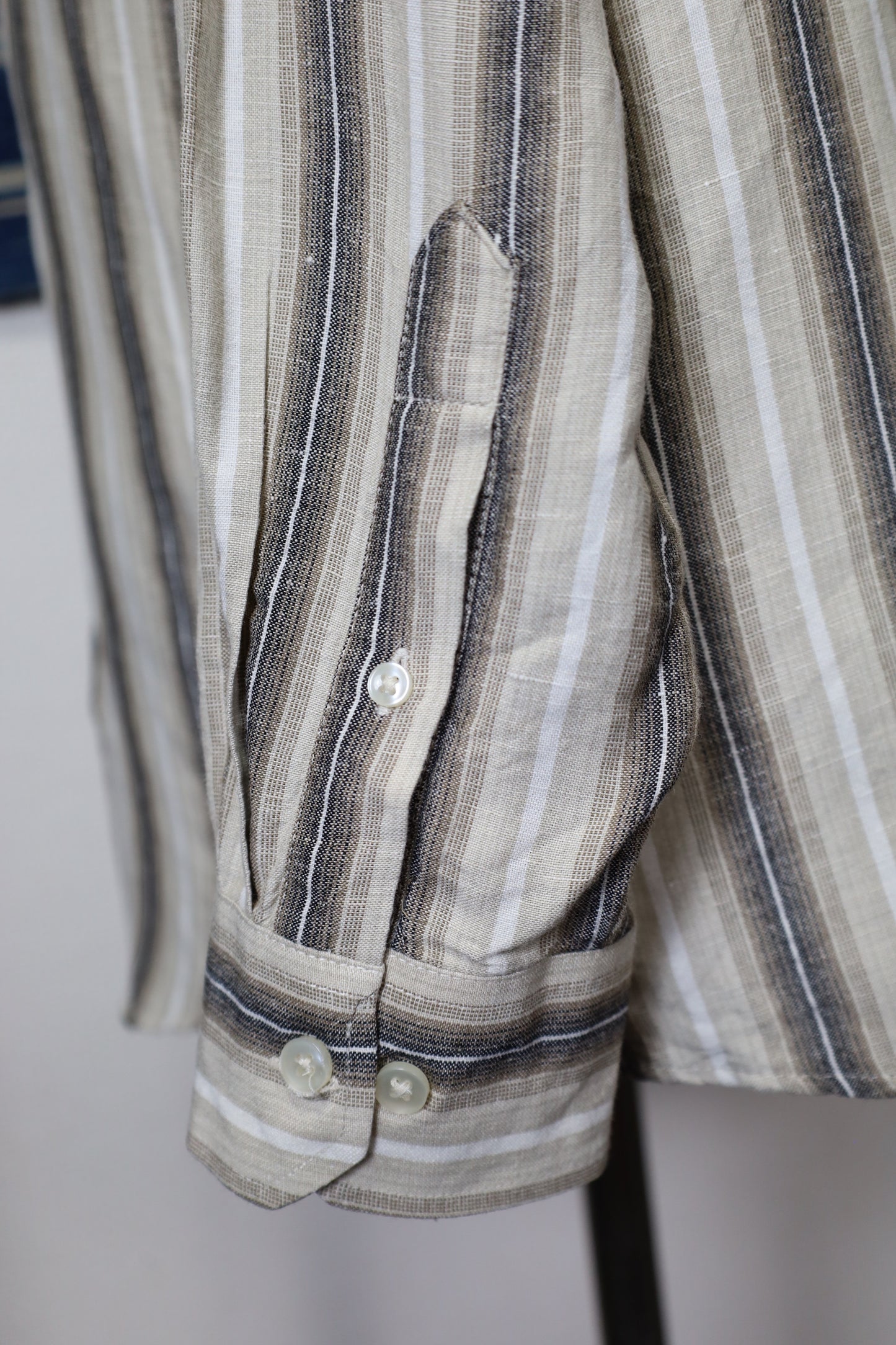 613 / early2000's VANHEUSEN stripe shirt