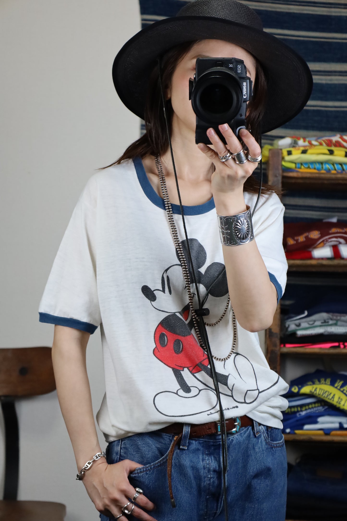 631 / 1980's UNKNOWN mickey linger tee