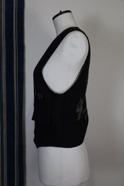 HOWIE embroidery linen vest (black)