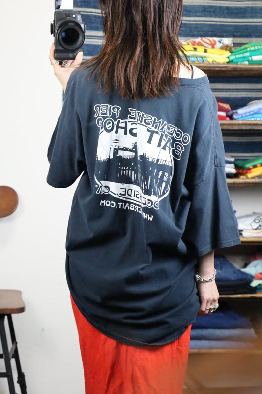 ★154 / UNKNOWN pierbait tee