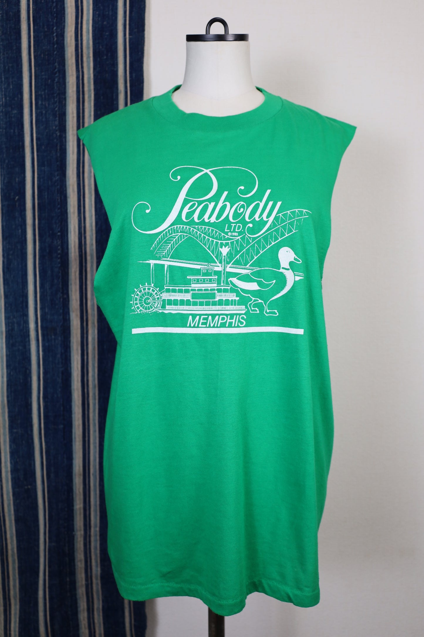 726 / 1980's Hanes MEMPHIS TEE