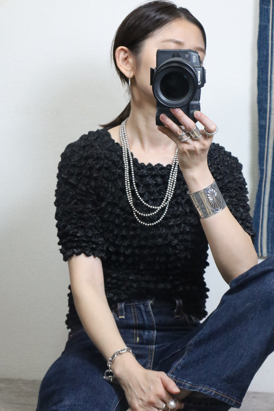 E180 / popcorn knit design Tee