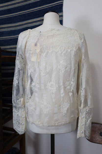 B562 / UNKNOWN lace blouse
