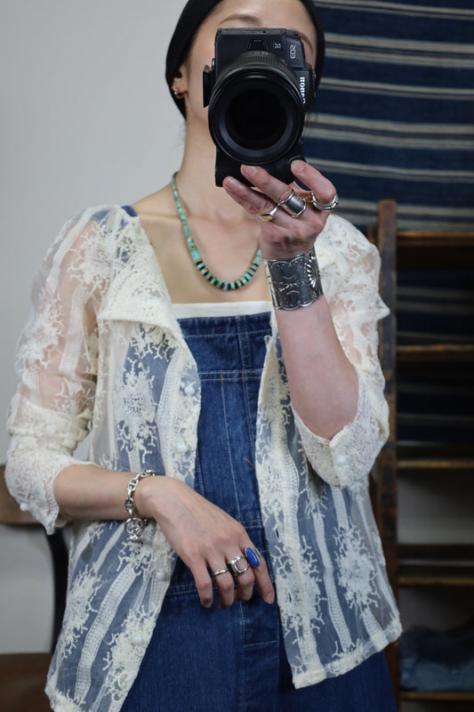 B562 / UNKNOWN lace blouse