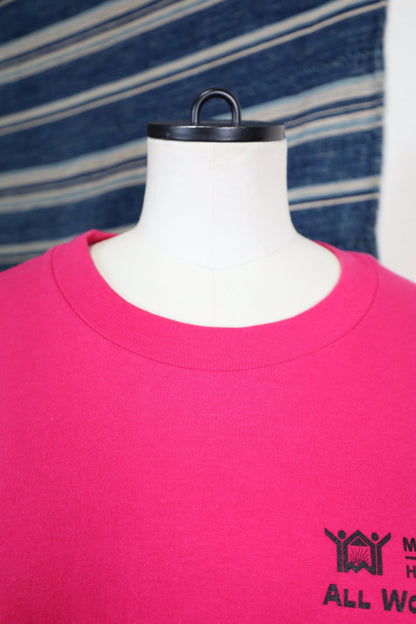 Z617 / early 2000's Hanes WOMAN AT WORK Print T-Shirt