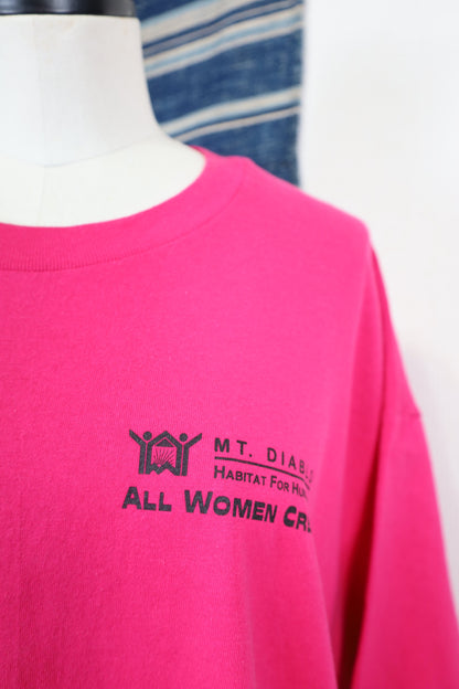 Z617 / early 2000's Hanes WOMAN AT WORK Print T-Shirt