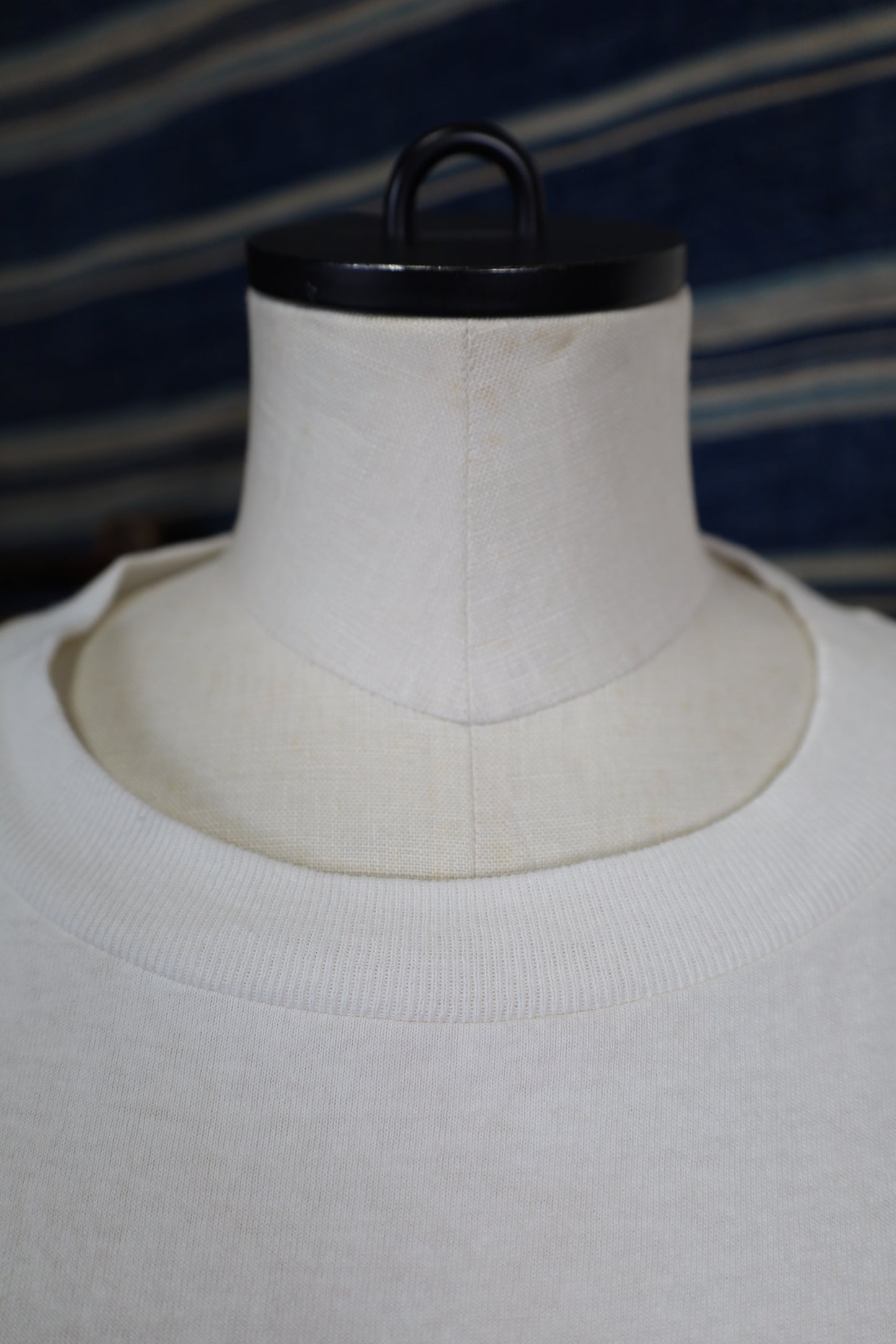 B520 / early 2000's DELTA Print T-Shirt