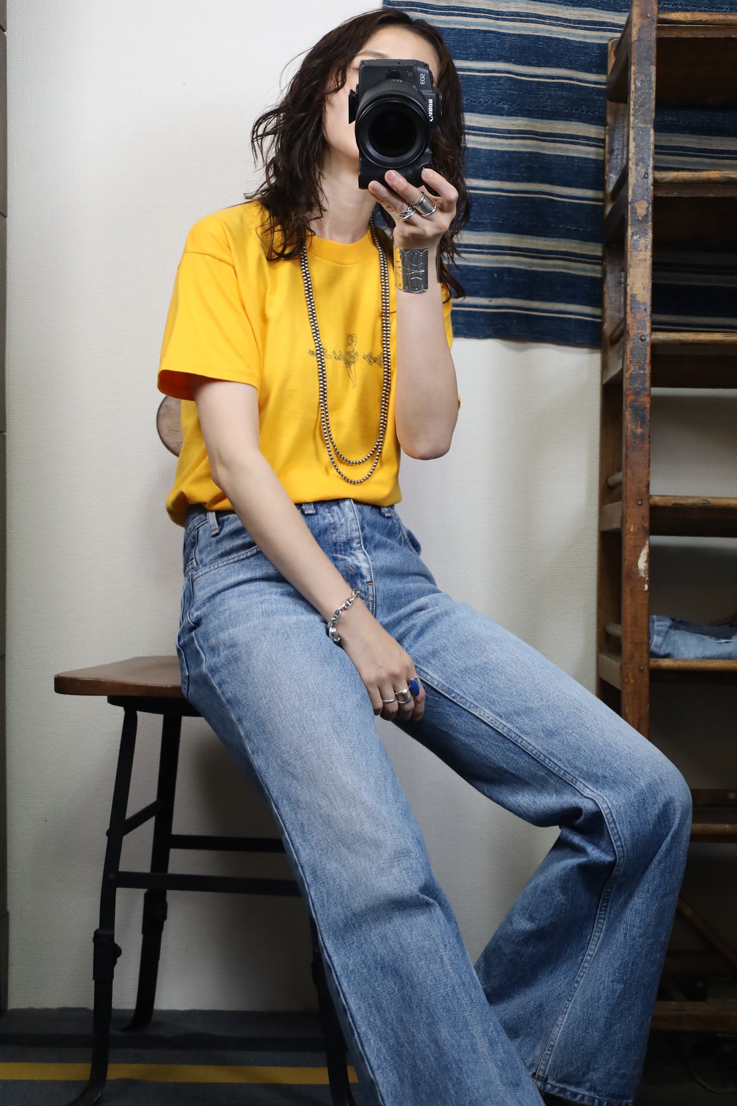 Z158 / early 2000's Hanes Print T-Shirt