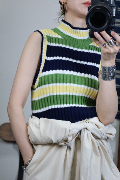 B600 / early2000's border knit vest