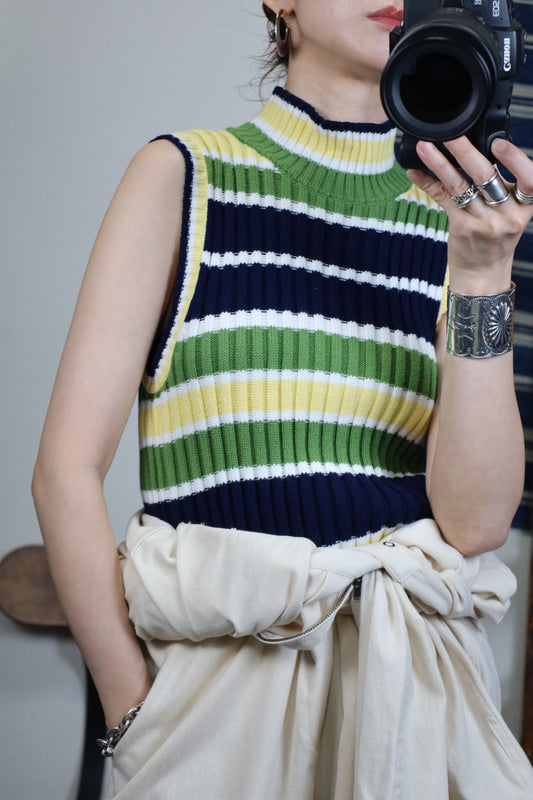 B600 / early2000's border knit vest