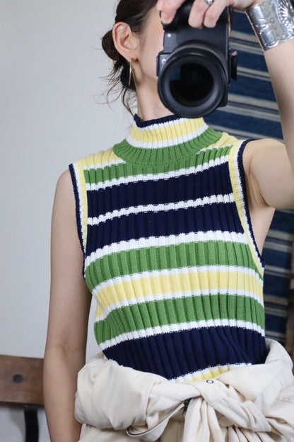 B600 / early2000's border knit vest