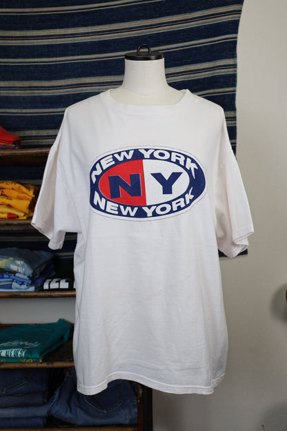 Z674 / 1990's FRUITS OF THE LOOM NEW YORK TEE