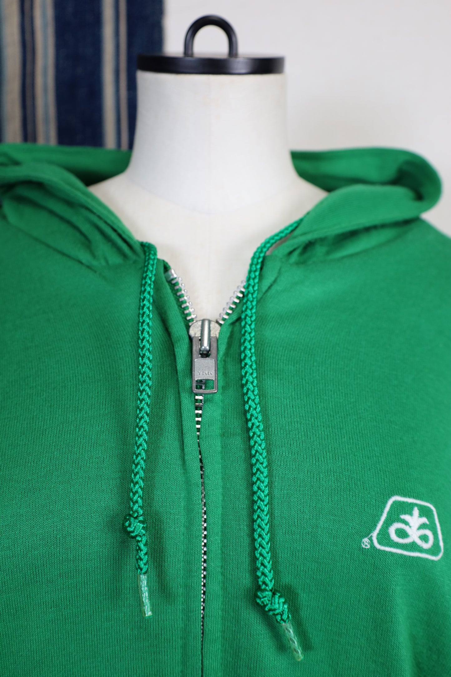 F176 / 1990's PIONEER HI-BREAD INTERNATIONAL zip up parker