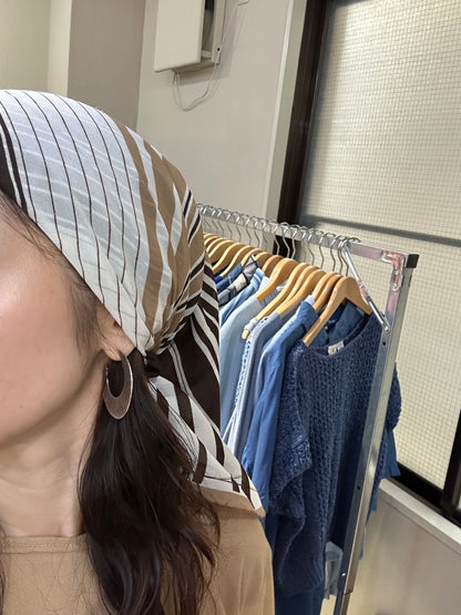 9 / scarf