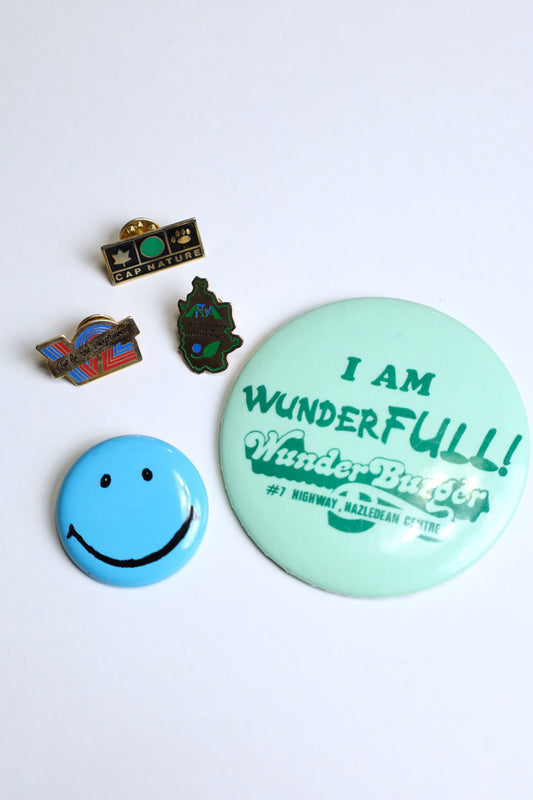 4 /  pinback button & pisn set