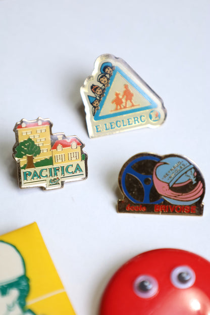 11 / pinback button & pisn set