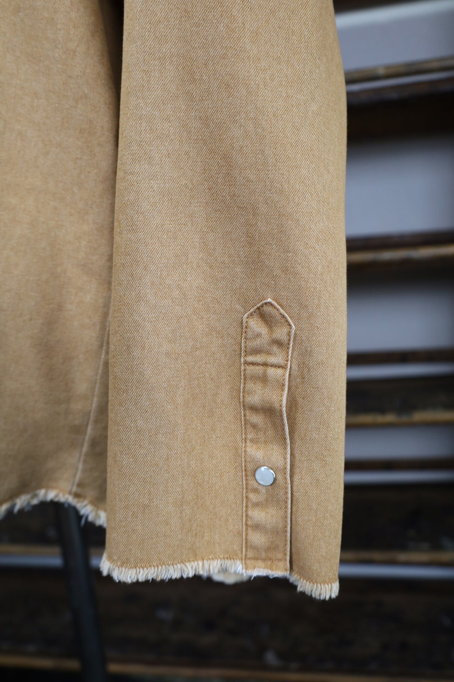 HOWIE DENIM SHIRT (camel)