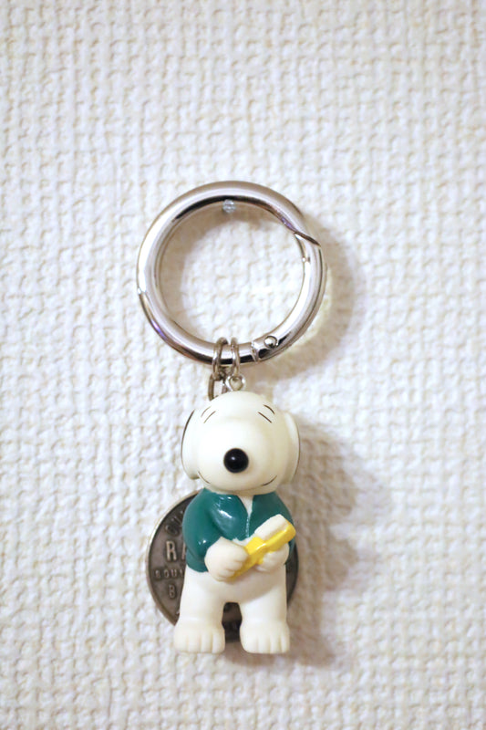 15 / remake key ring SNOOPY
