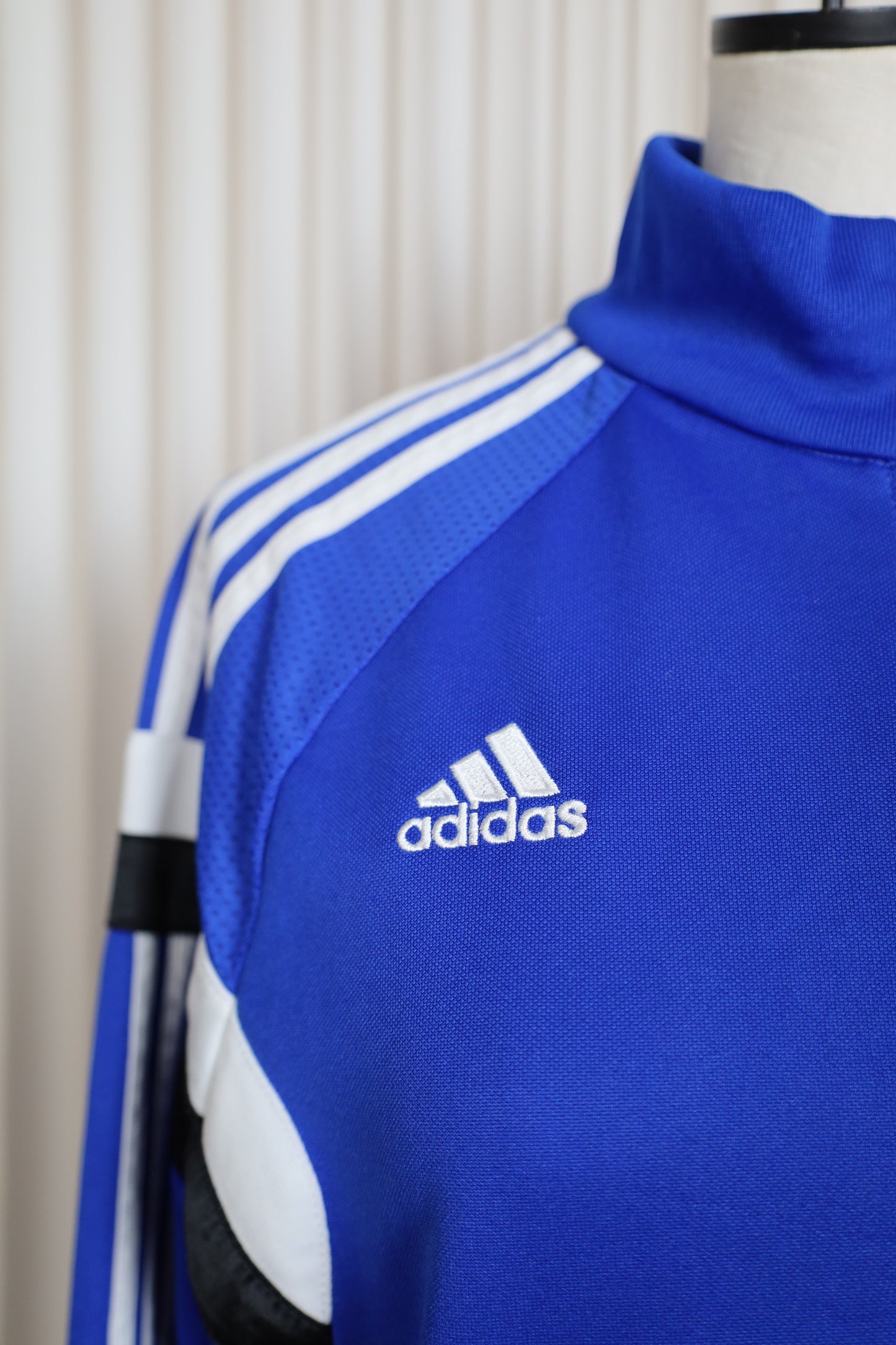A575 / early2000's adidas track  jacket