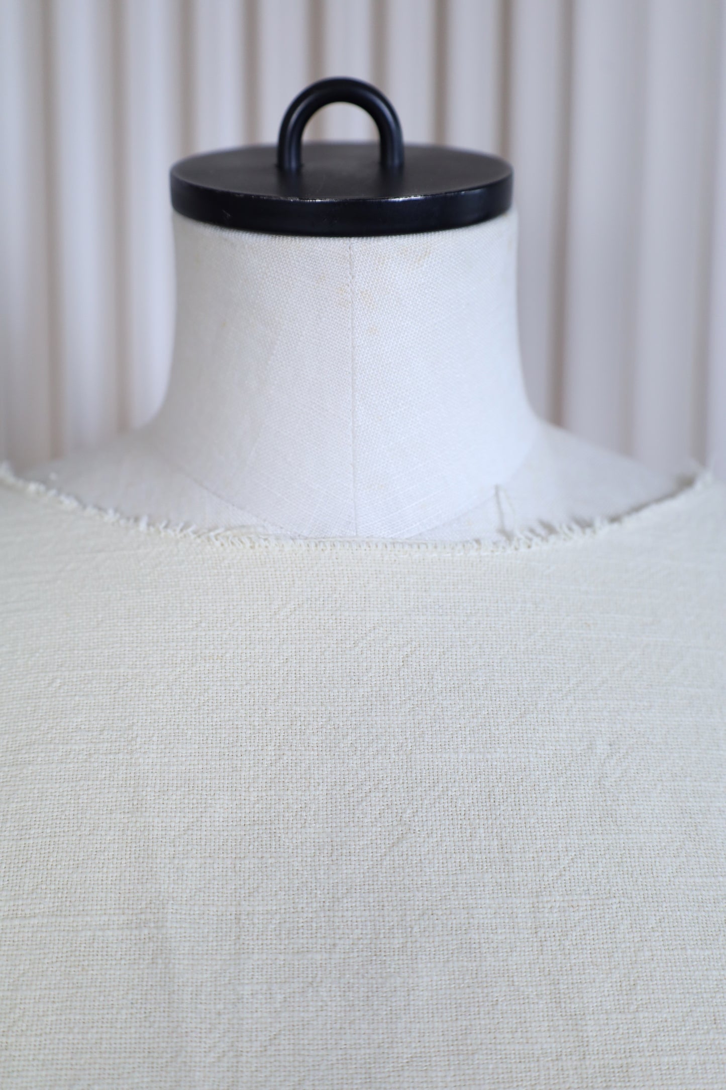 【4/22発送予定】HOWIE 2way Fringe Top (ecru)