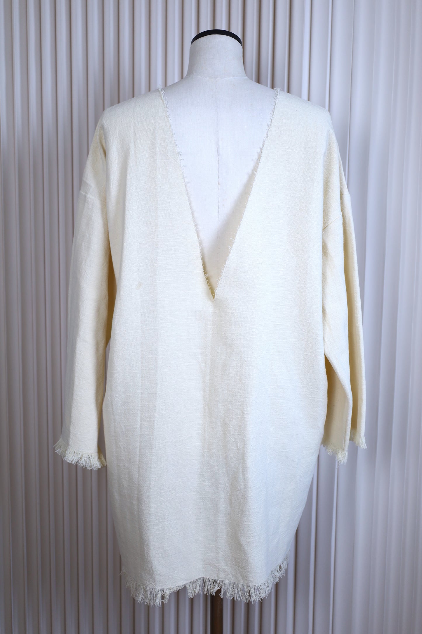 【4/22発送予定】HOWIE 2way Fringe Top (ecru)