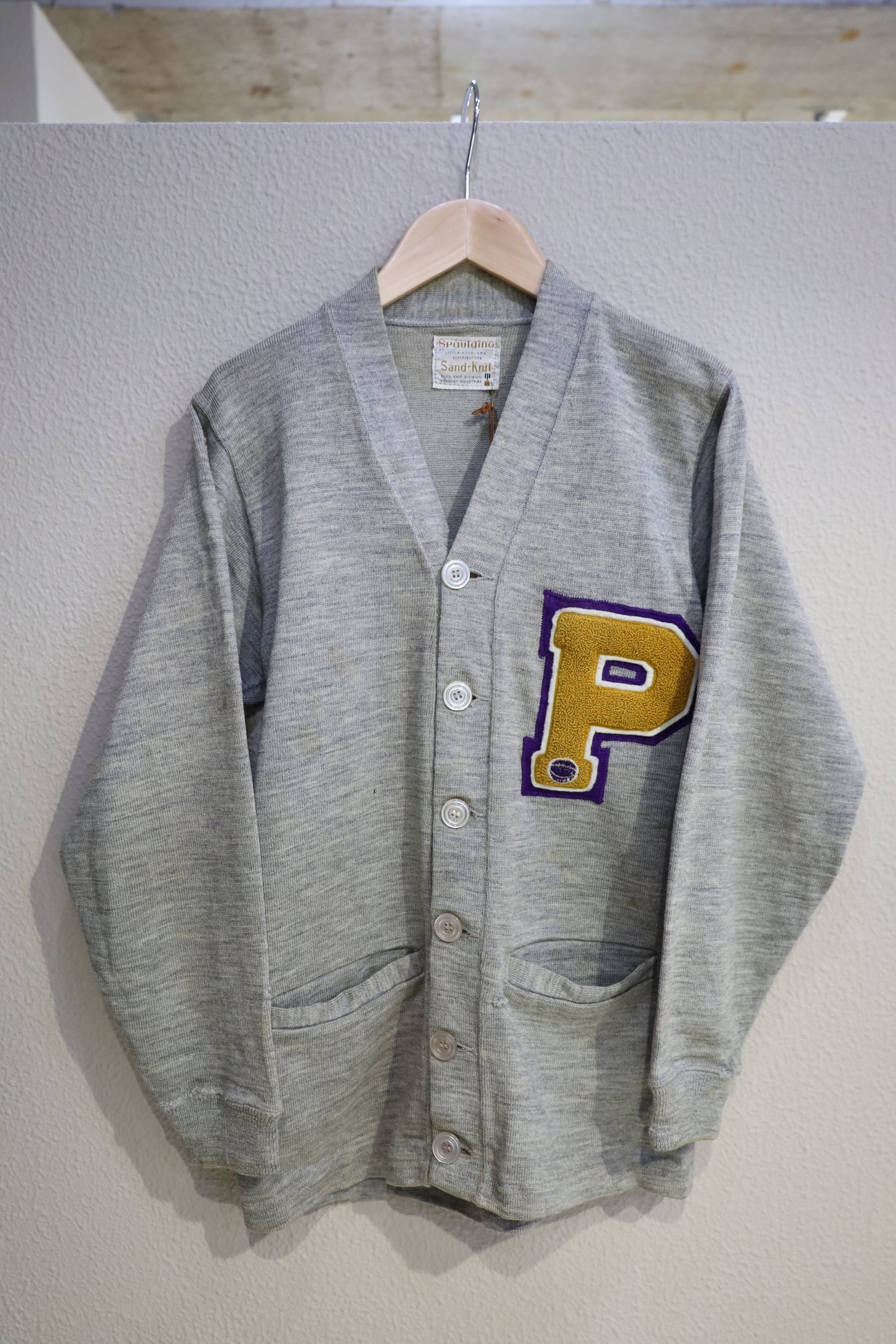 A1014 / 1950's Vintage spauldinc Sand-knit Lettered cardigan