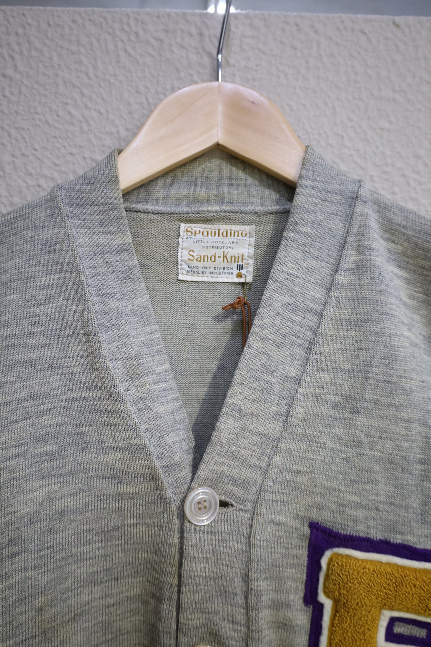A1014 / 1950's Vintage spauldinc Sand-knit Lettered cardigan