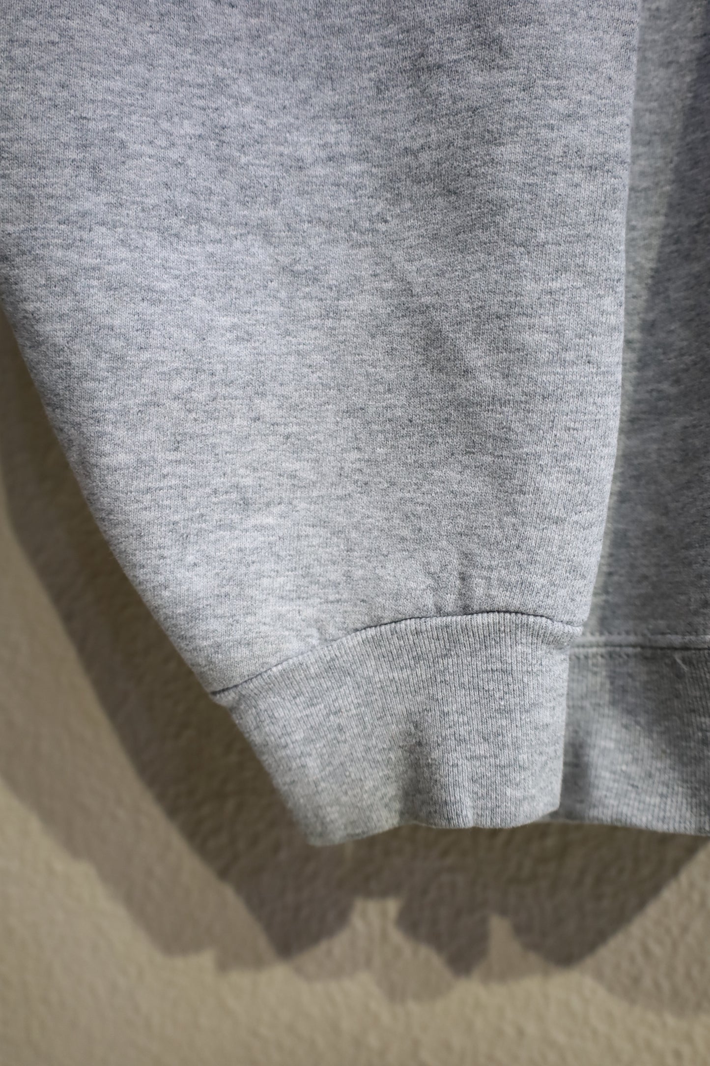 B1027 / early2000's FRUITS OF THE LOOM print sweat