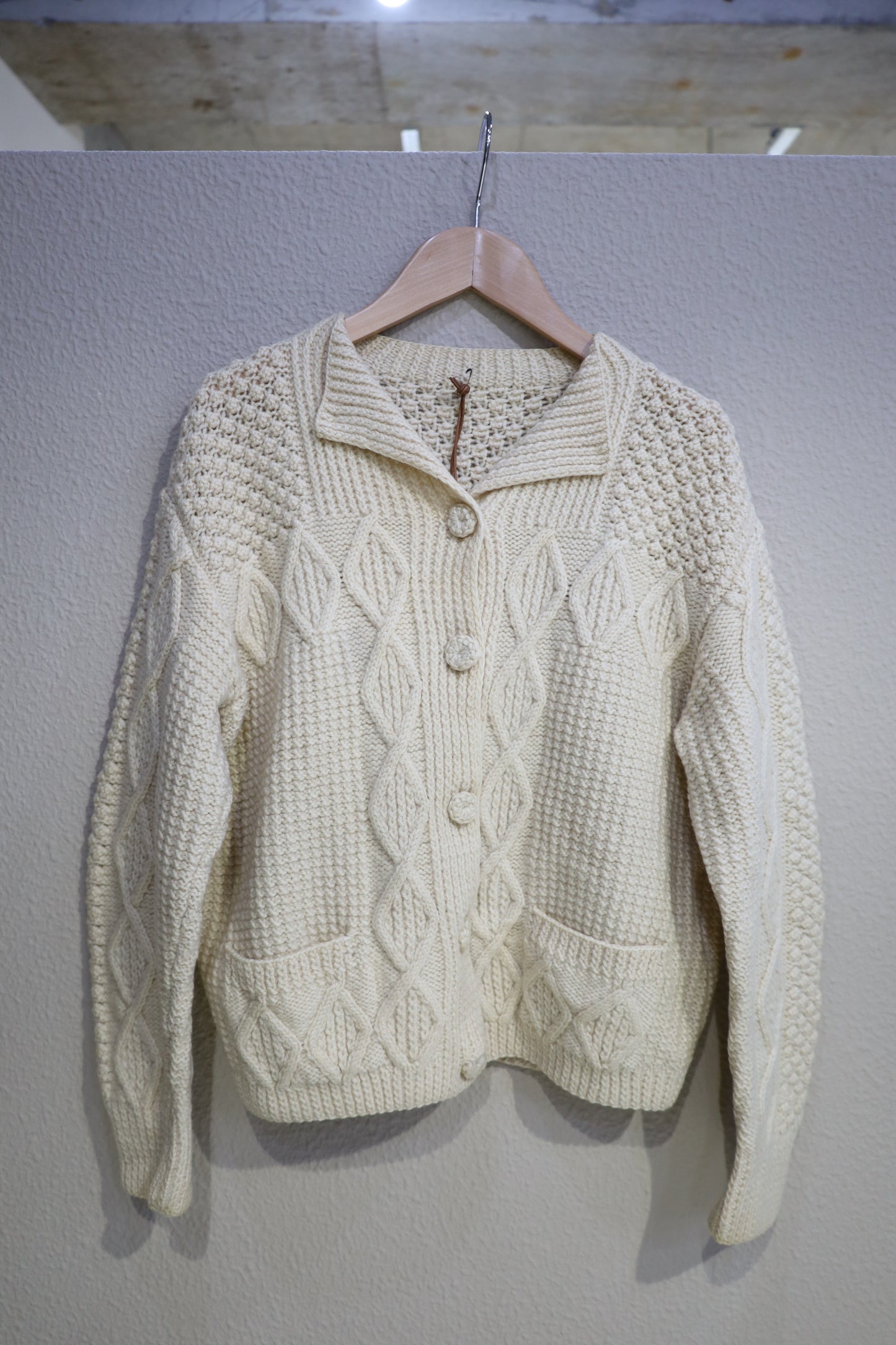 931 / UNKNOWN Alan cable knit cardigan