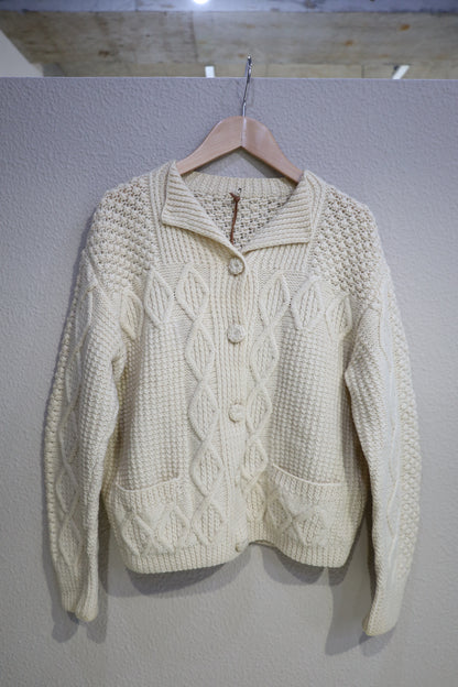 931 / UNKNOWN Alan cable knit cardigan