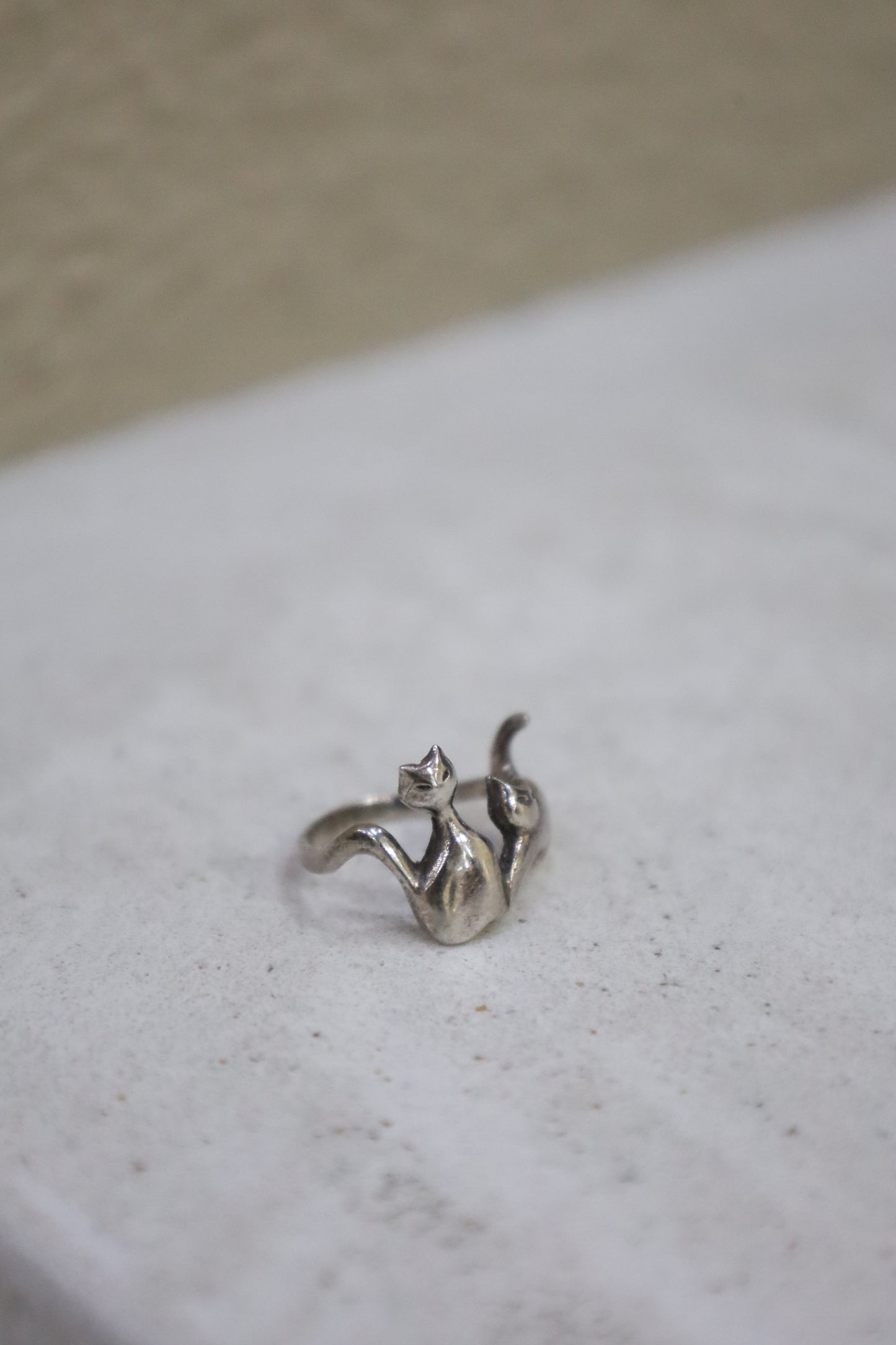 34 / silver cat ring