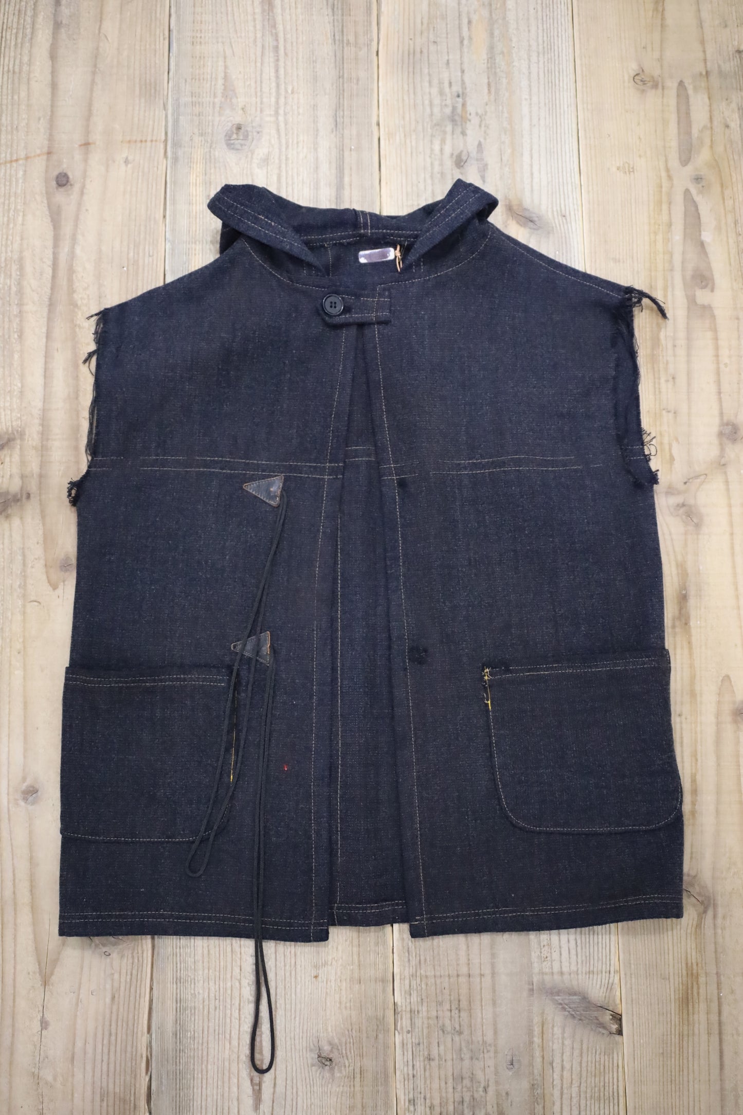 A522 / UNKNOWN remake design fooded vest