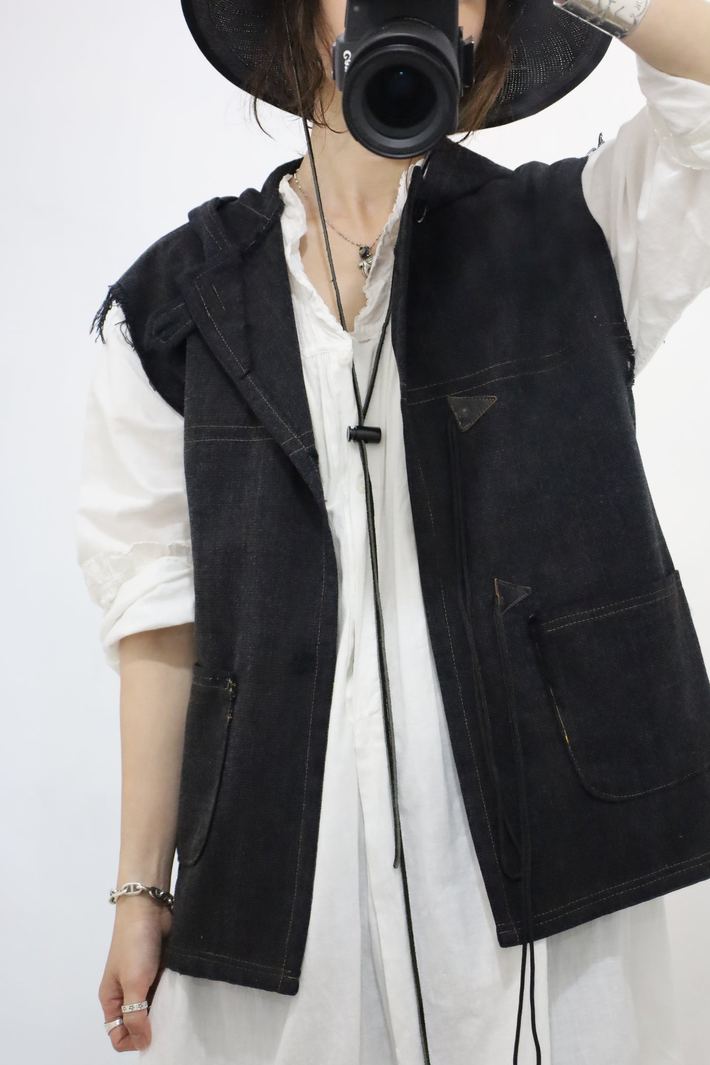 A522 / UNKNOWN remake design fooded vest