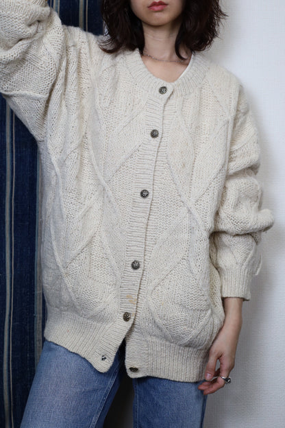 E4 / 1980's Handicraft cable cardigan