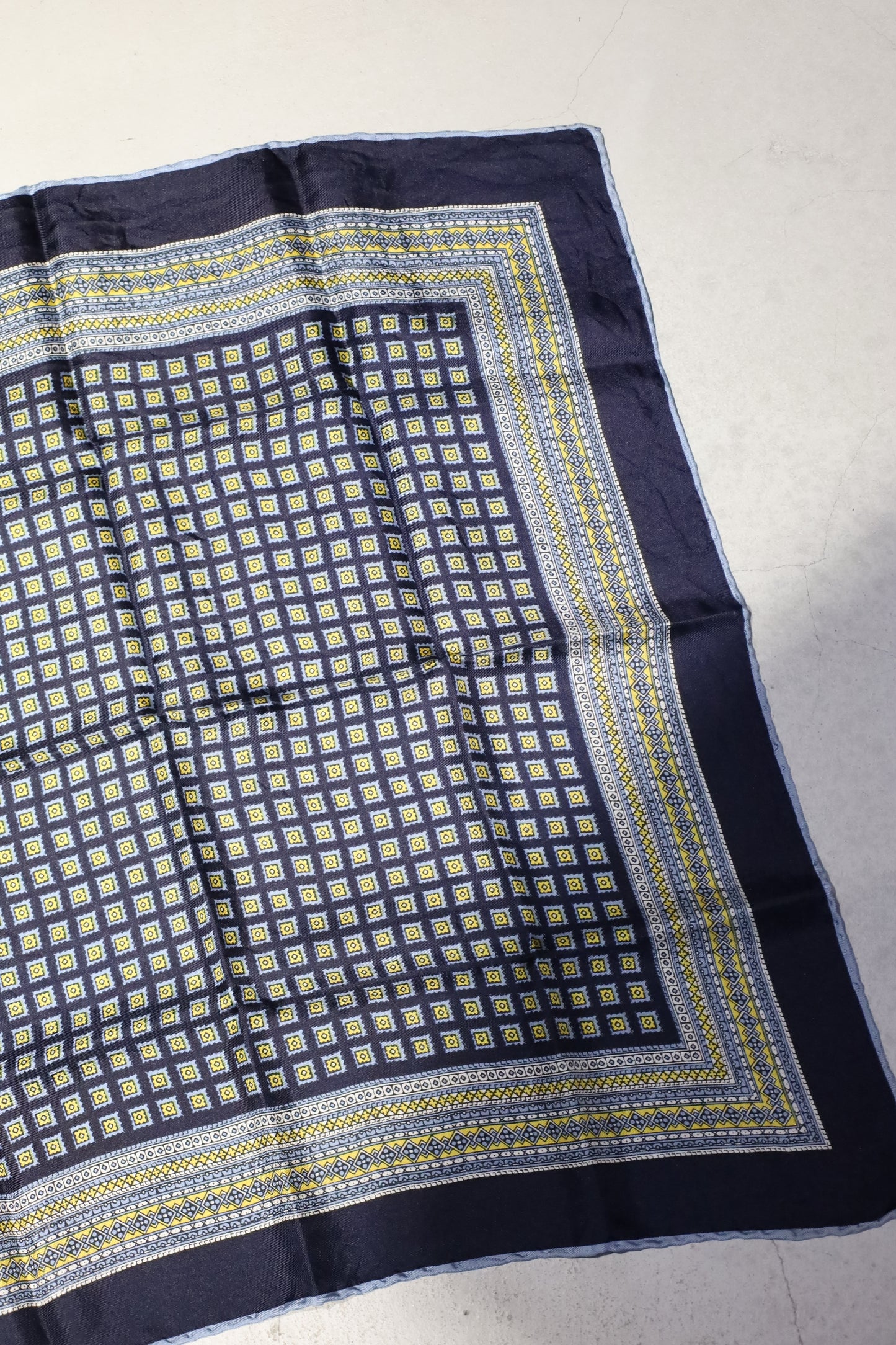 16 / USED scarf