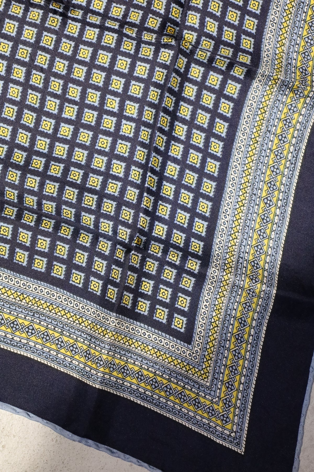 16 / USED scarf