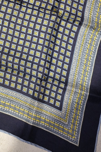 16 / USED scarf