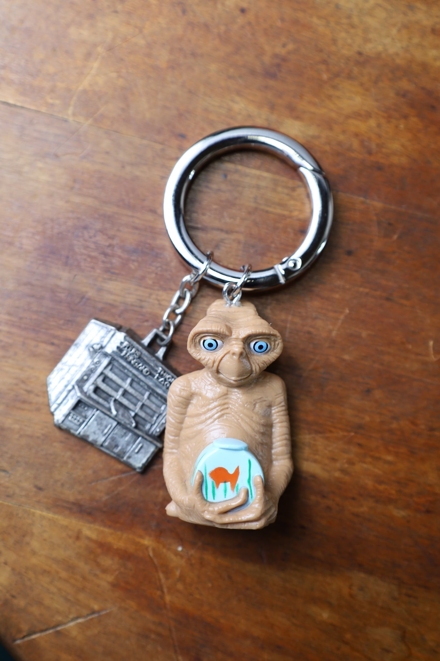 12  / key ring E.T.