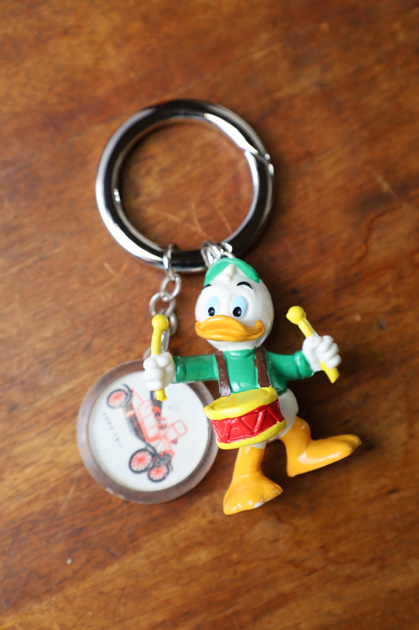 13  / key ring Louie